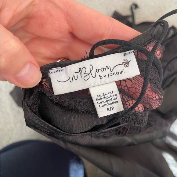 New Lace Lingerie Slip - Picture 4 of 8